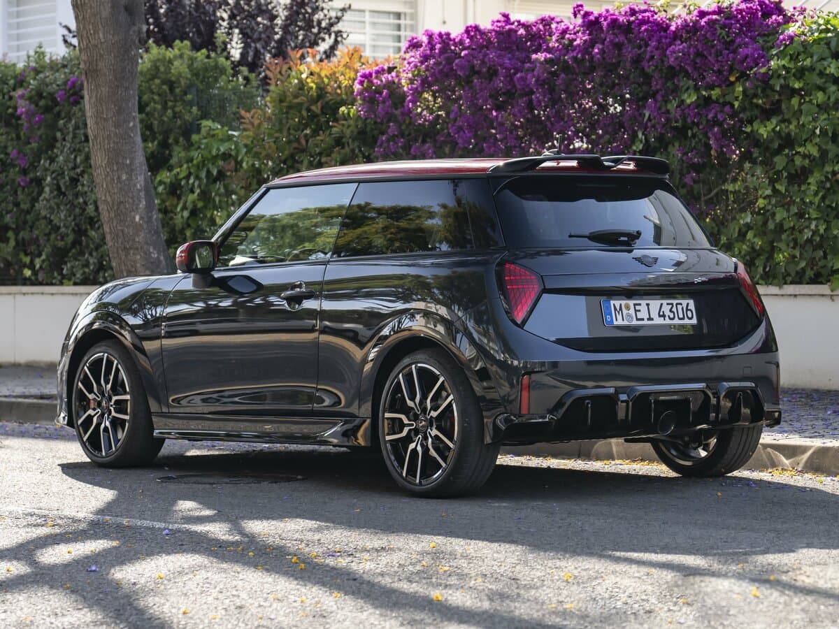 Mini Hatch IV (F65/F66/J01) — 3/4 arxadan