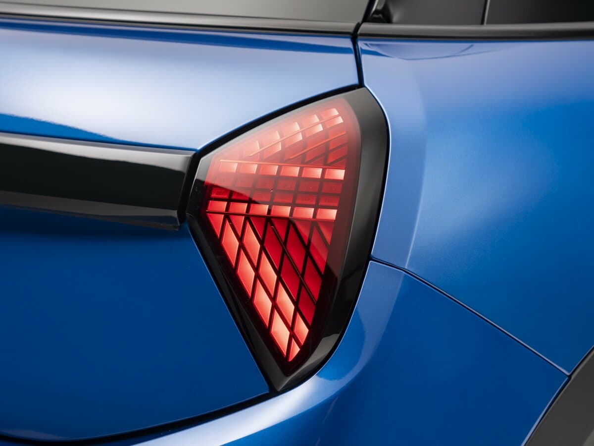 Mini Hatch IV (F65/F66/J01) — Detal