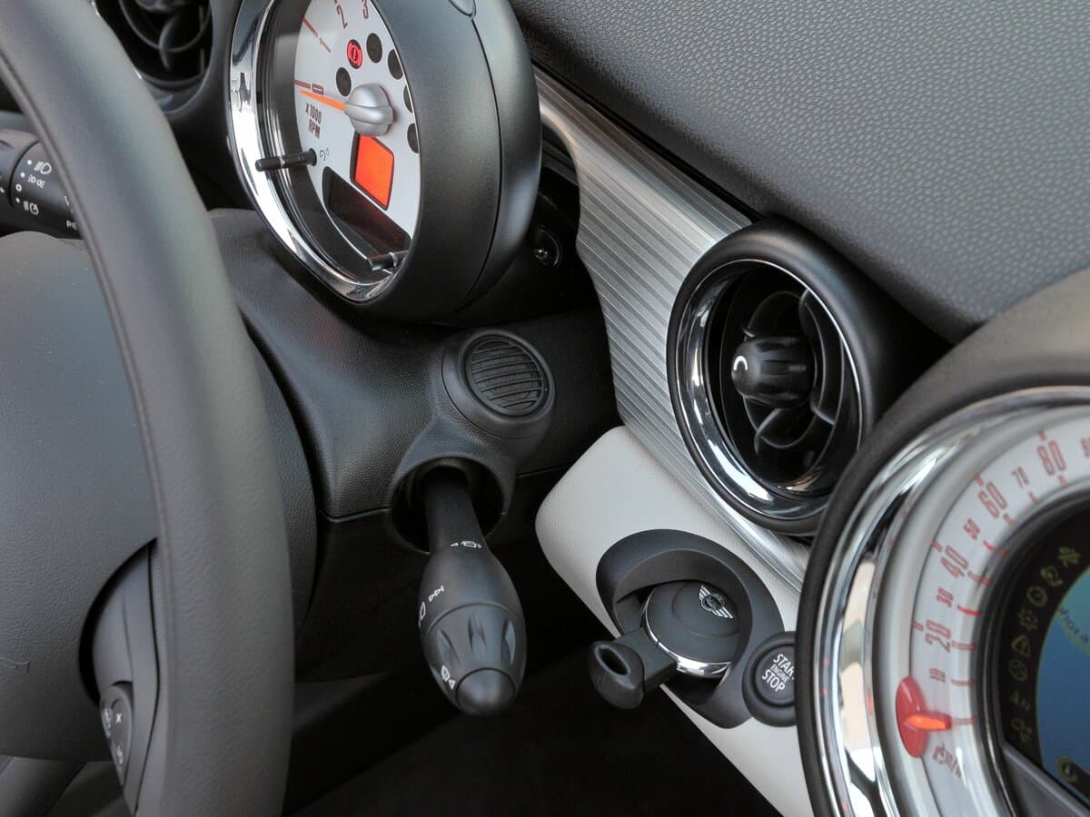 Mini Roadster I — Salon, arxadan