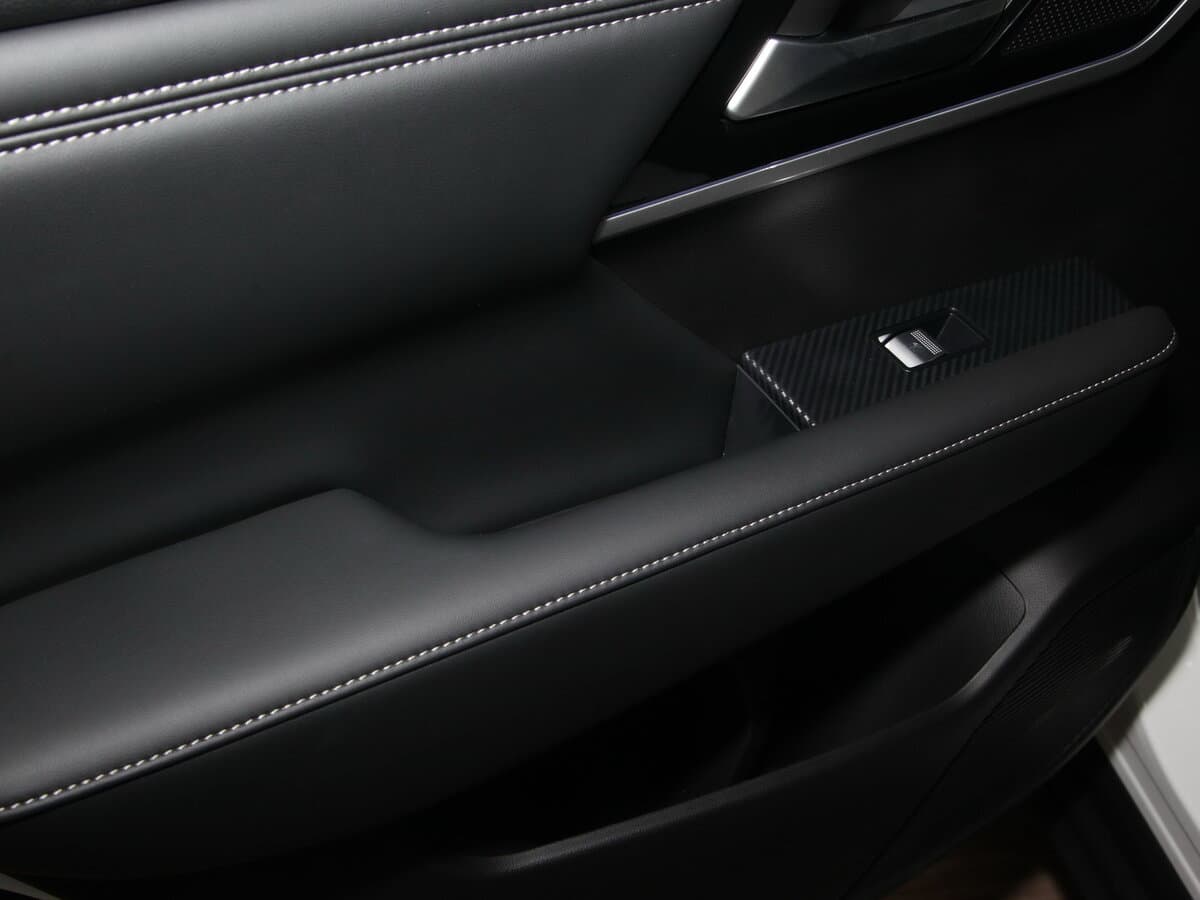 Mitsubishi Airtrek II — Qapı