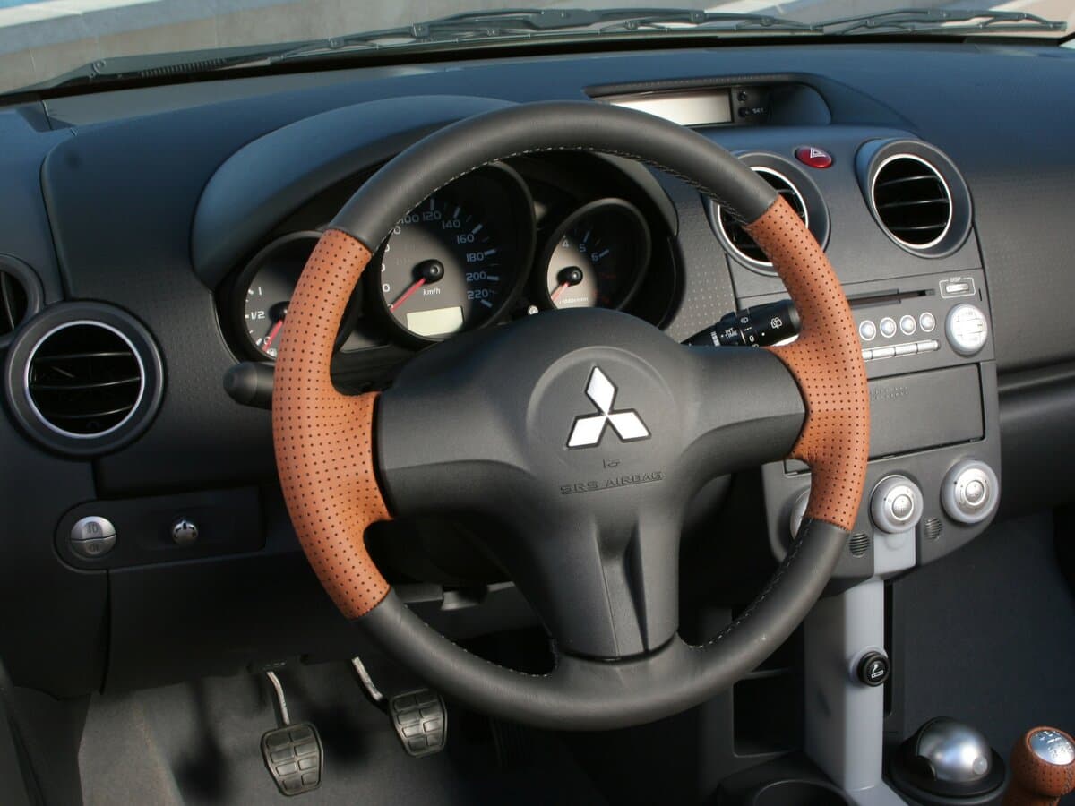 Mitsubishi Colt VI (Z20/Z30) — Sükan
