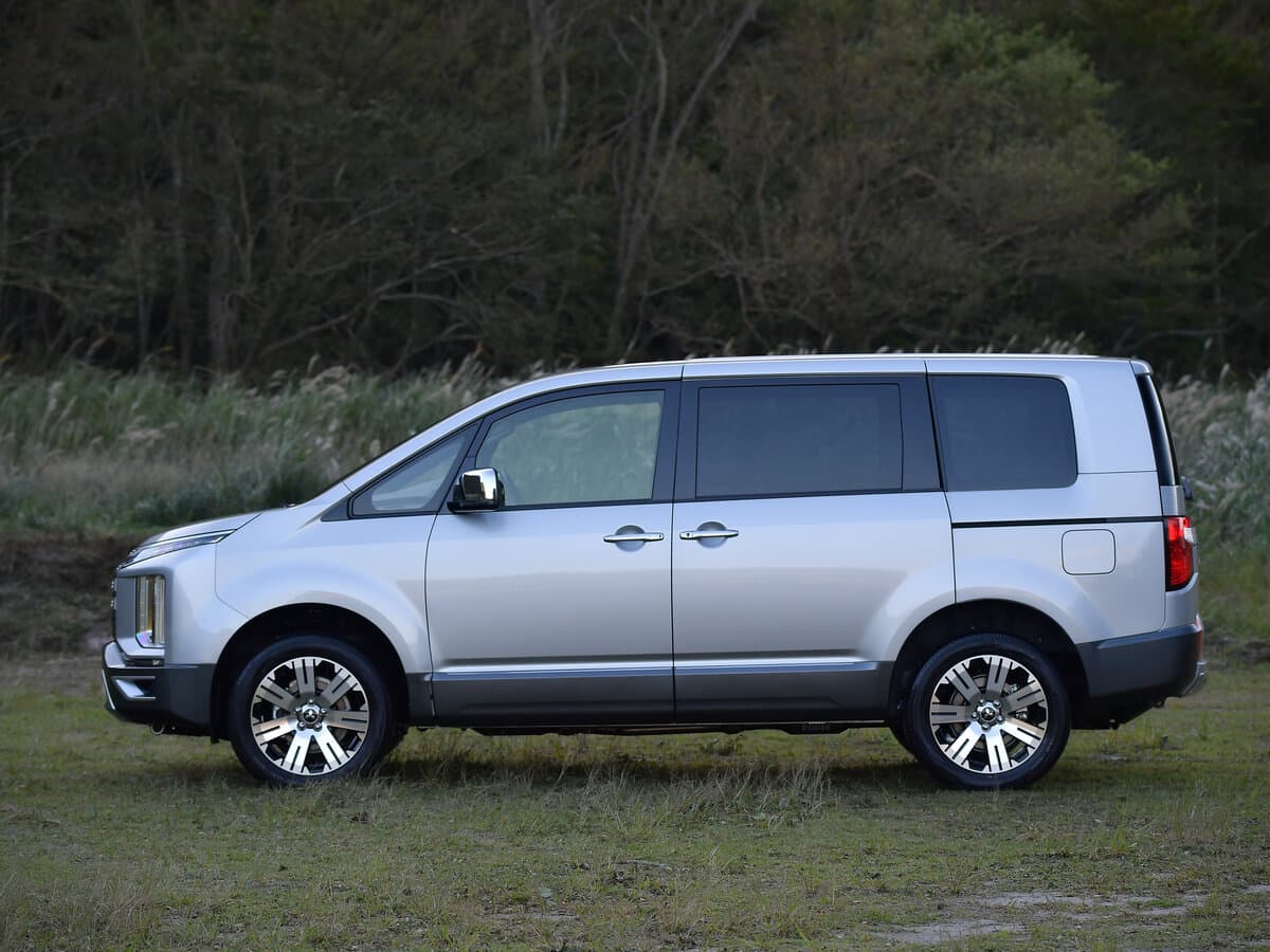 Mitsubishi Delica D:5 I Restayling — Yandan
