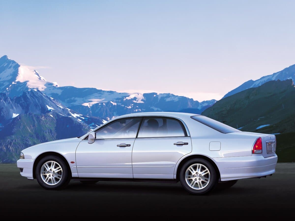 Mitsubishi Diamante II — Öndən