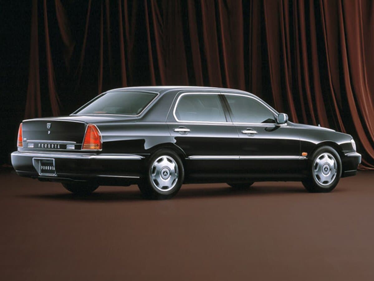 Mitsubishi Dignity I — 3/4 arxadan