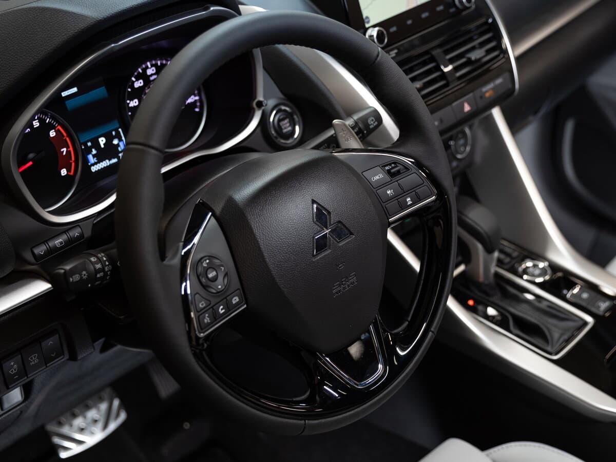 Mitsubishi Eclipse Cross I Restayling — Sükan