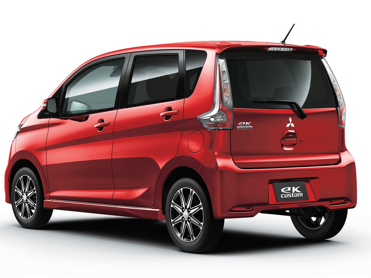 Mitsubishi eK Custom I Restayling — 3/4 arxadan