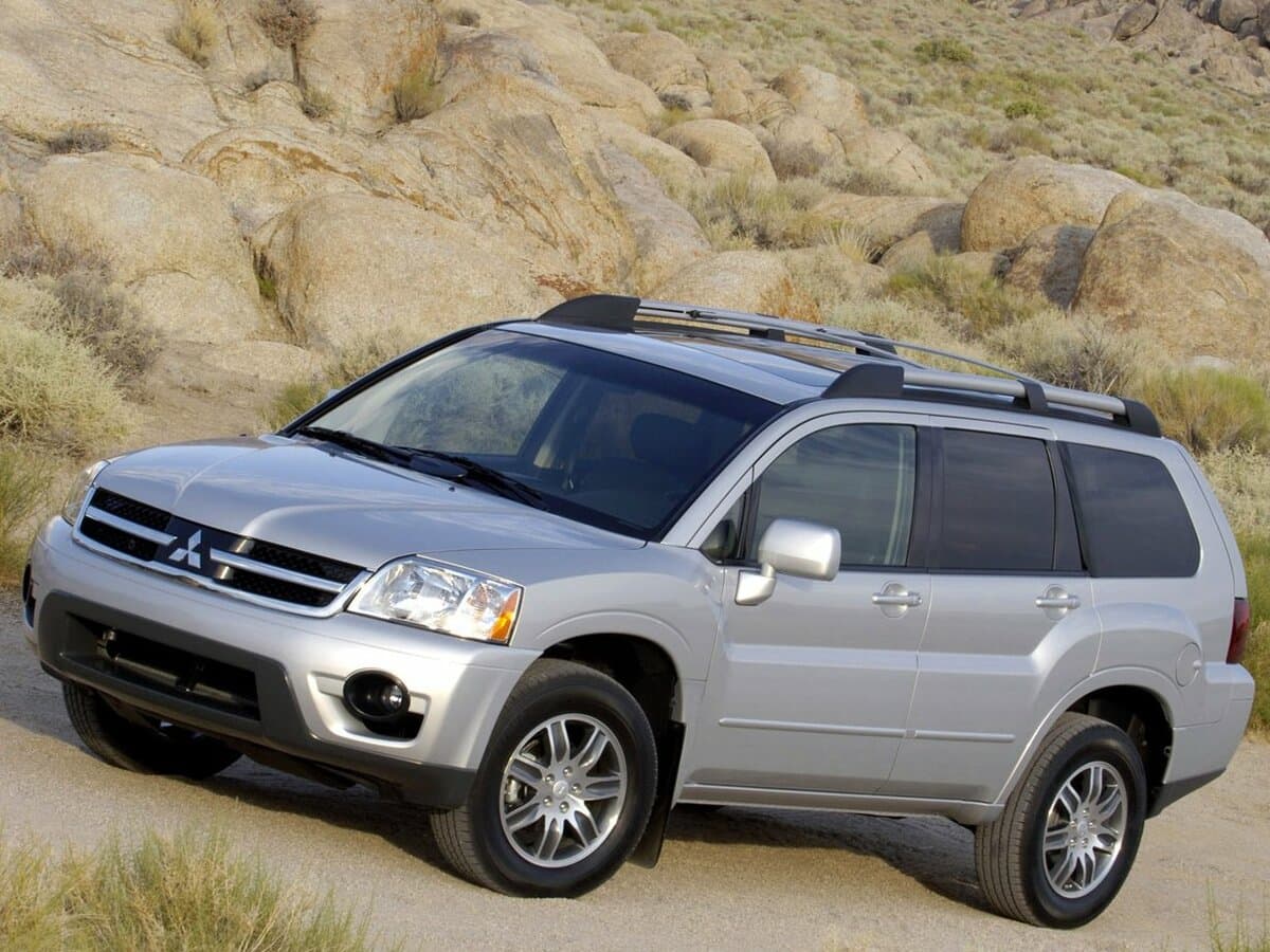 Mitsubishi Endeavor 2003 – 2011 — Əsas şəkil