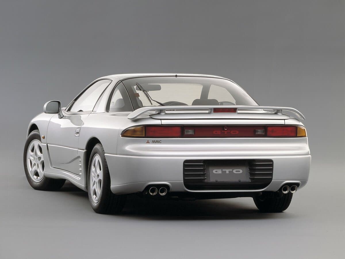 Mitsubishi GTO I (Z16A) — 3/4 arxadan