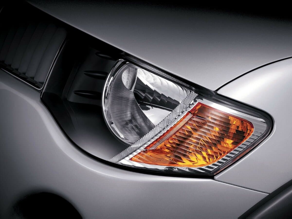 Mitsubishi L200 IV — Fara