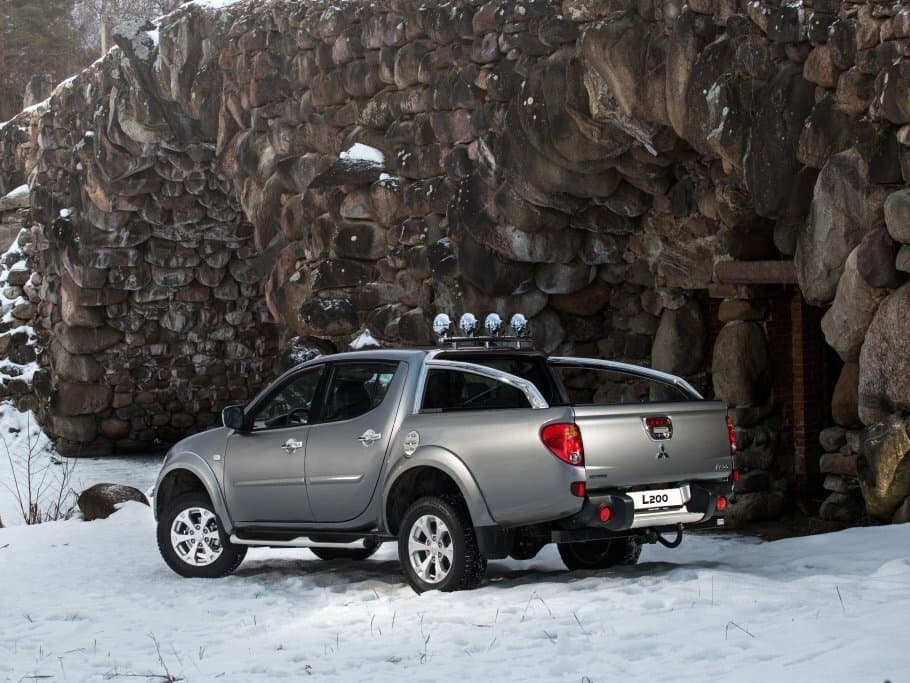 Mitsubishi L200 IV Restayling — 3/4 arxadan