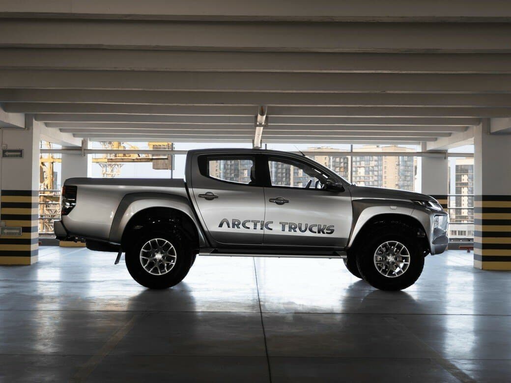Mitsubishi L200 V Restayling — Yandan