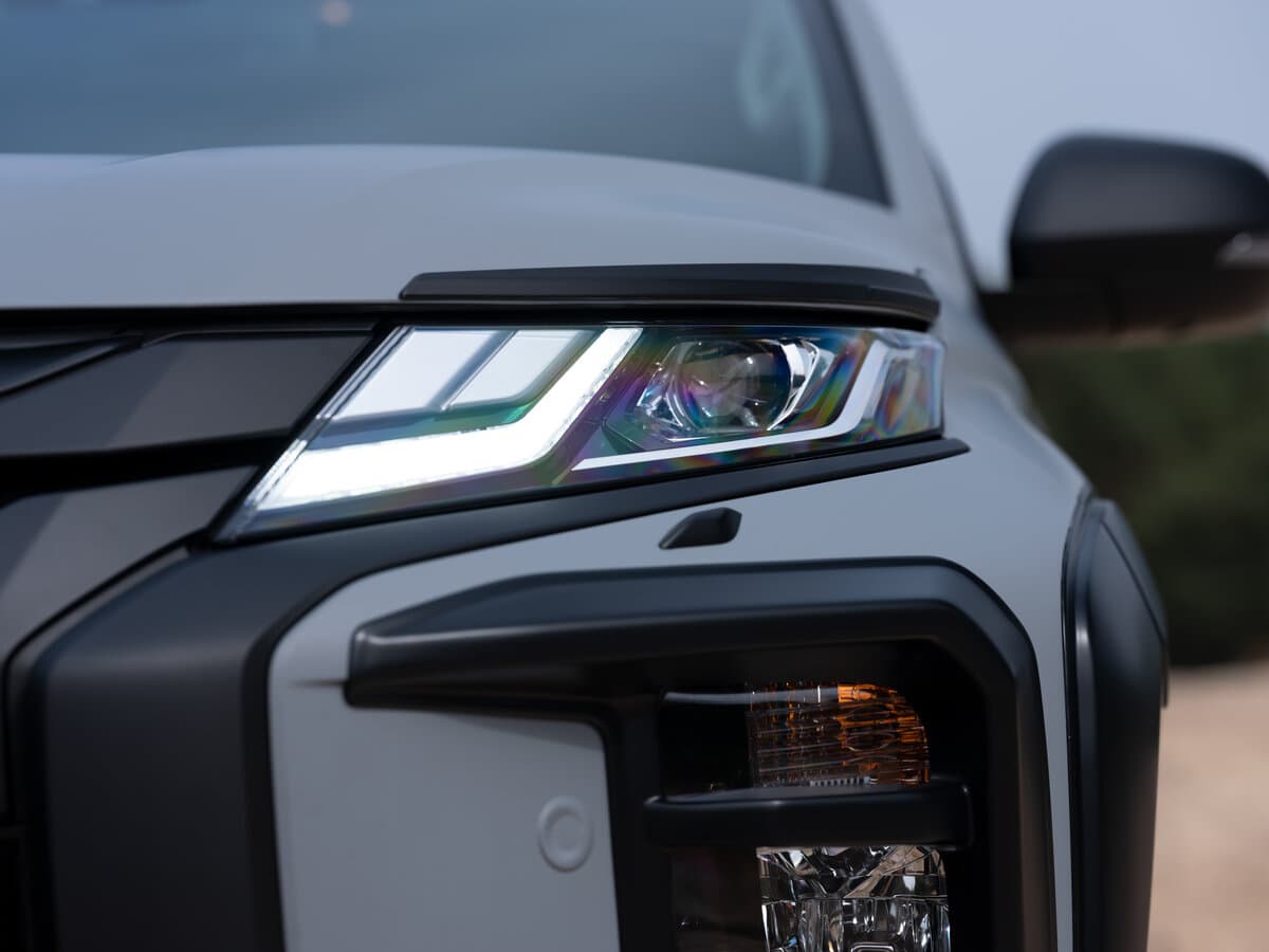 Mitsubishi L200 V Restayling — Fara