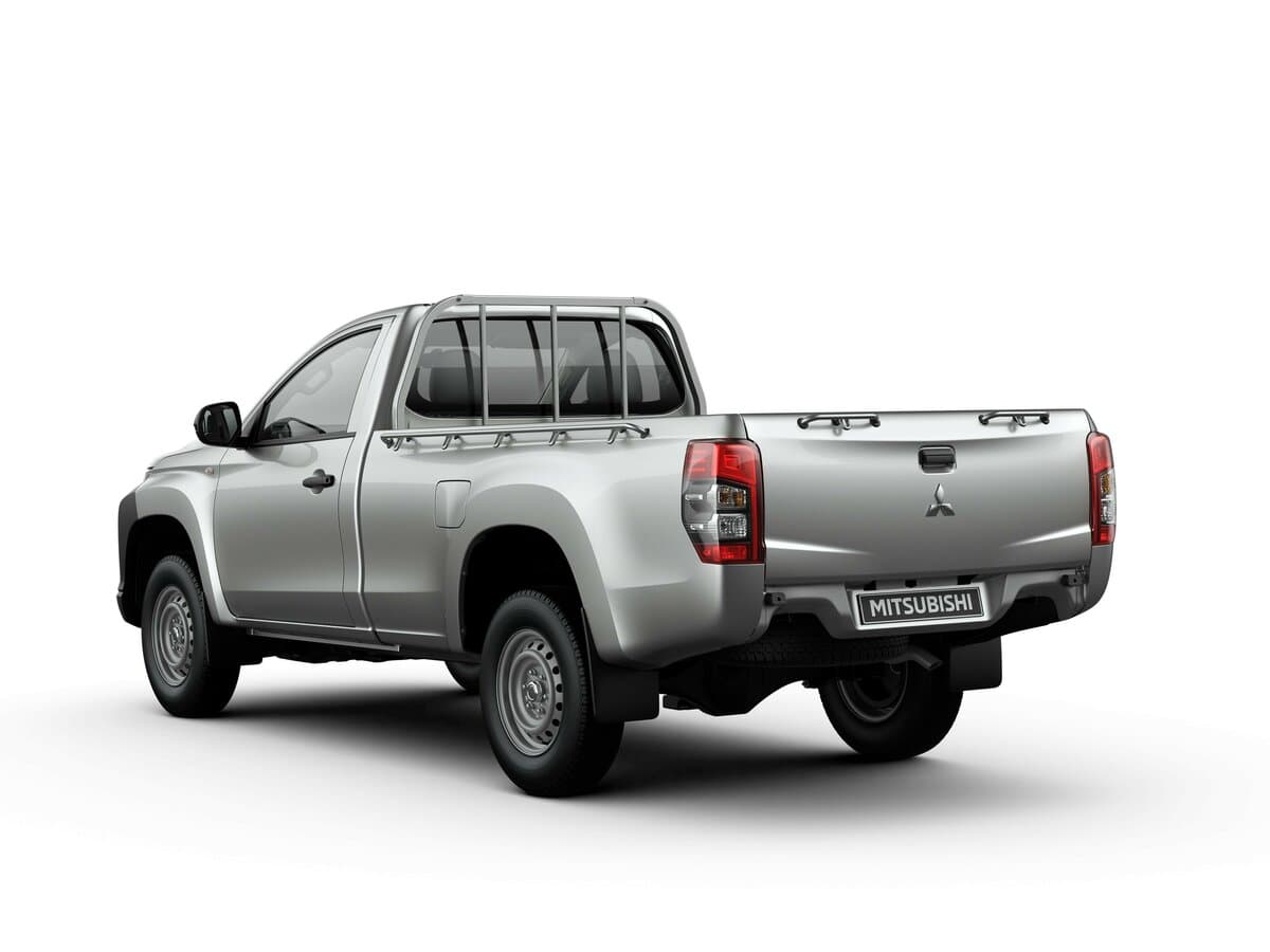 Mitsubishi L200 V Restayling — 3/4 arxadan