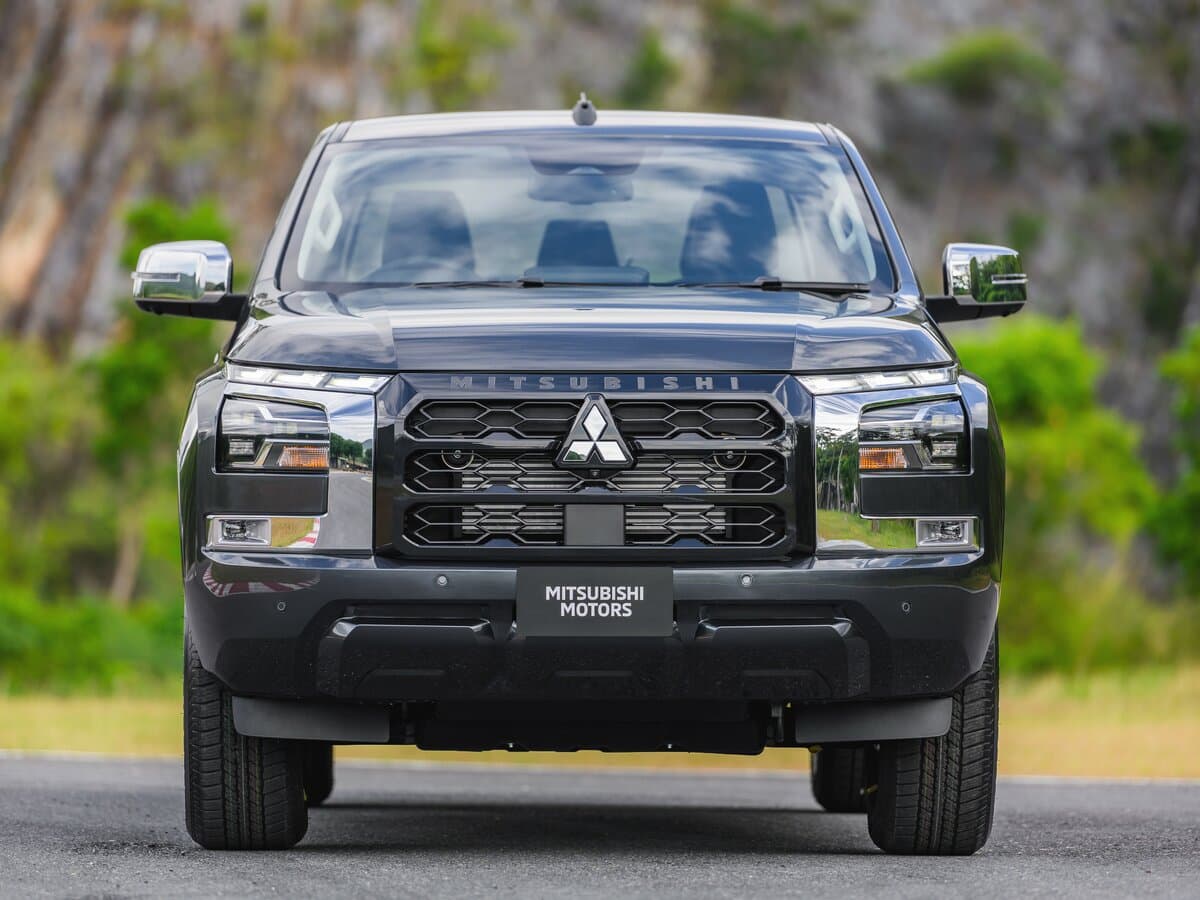 Mitsubishi L200 VI — Öndən