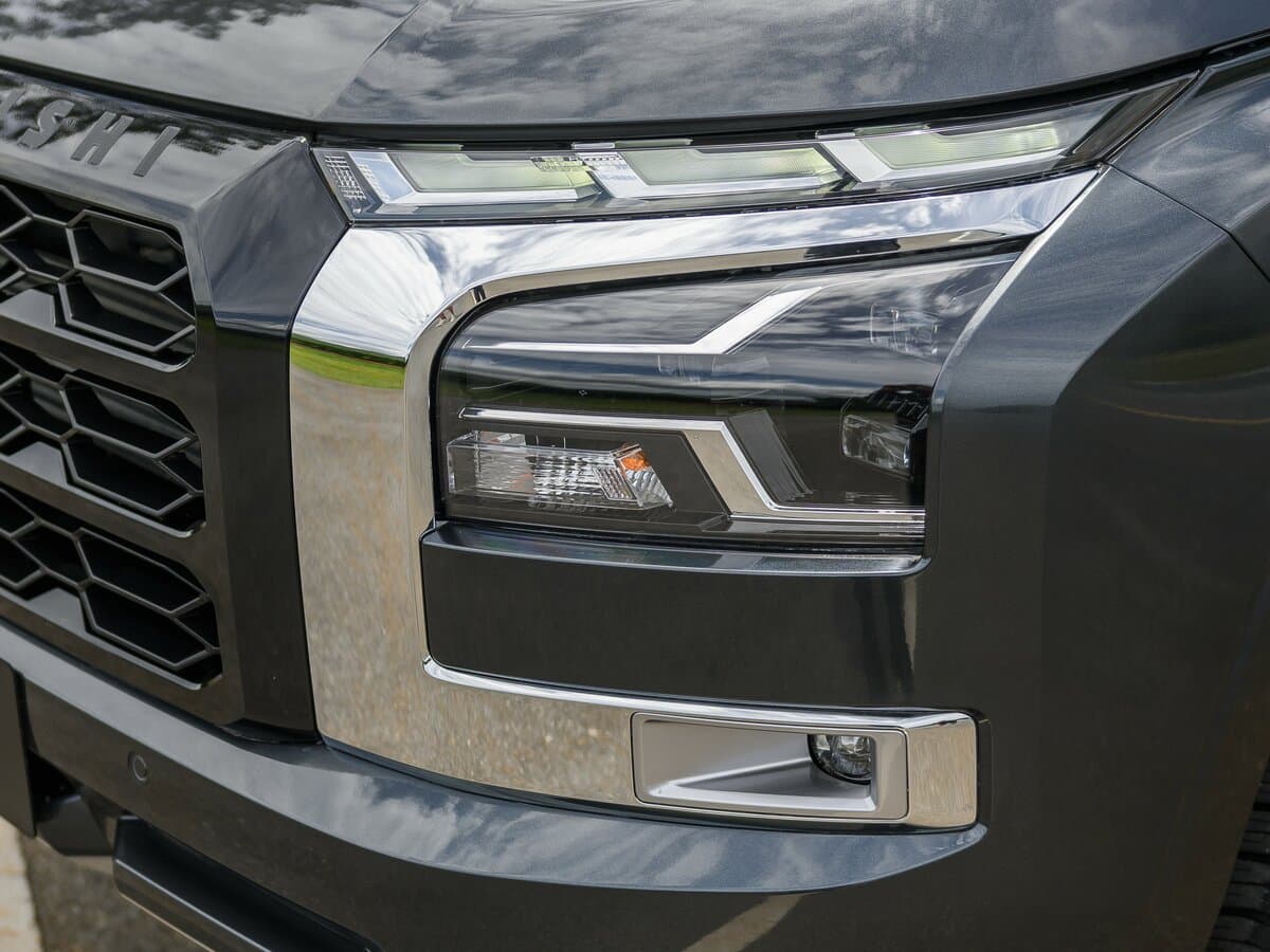 Mitsubishi L200 VI — Fara