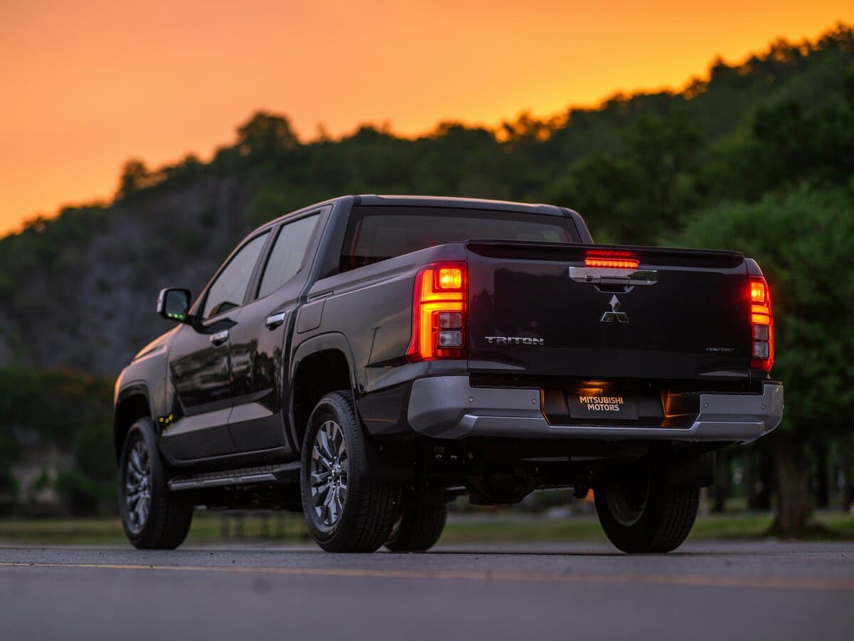 Mitsubishi L200 VI — 3/4 arxadan
