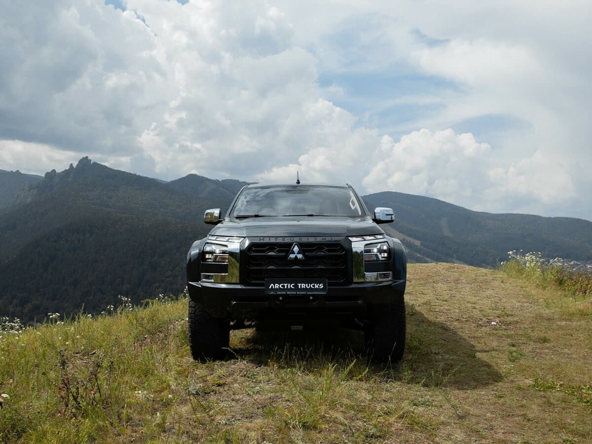 Mitsubishi L200 VI — Öndən