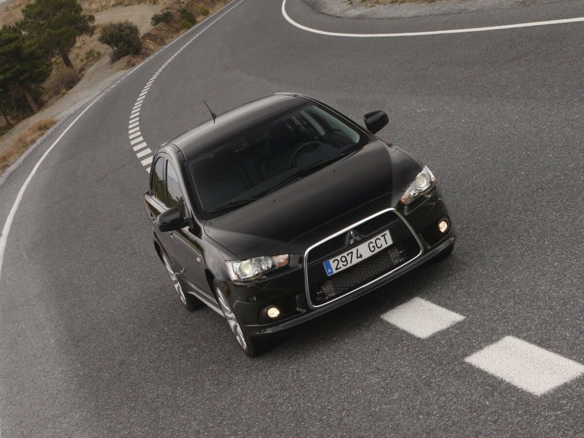 Mitsubishi Lancer X — Öndən