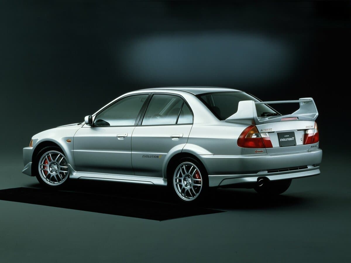 Mitsubishi Lancer Evolution V — 3/4 arxadan