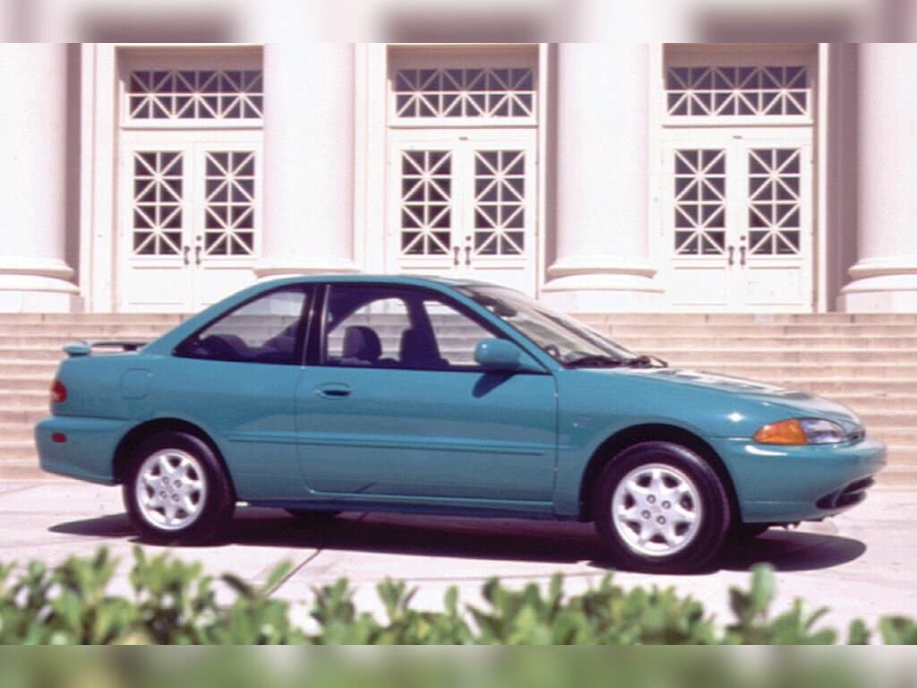 Mitsubishi Mirage IV — Yandan