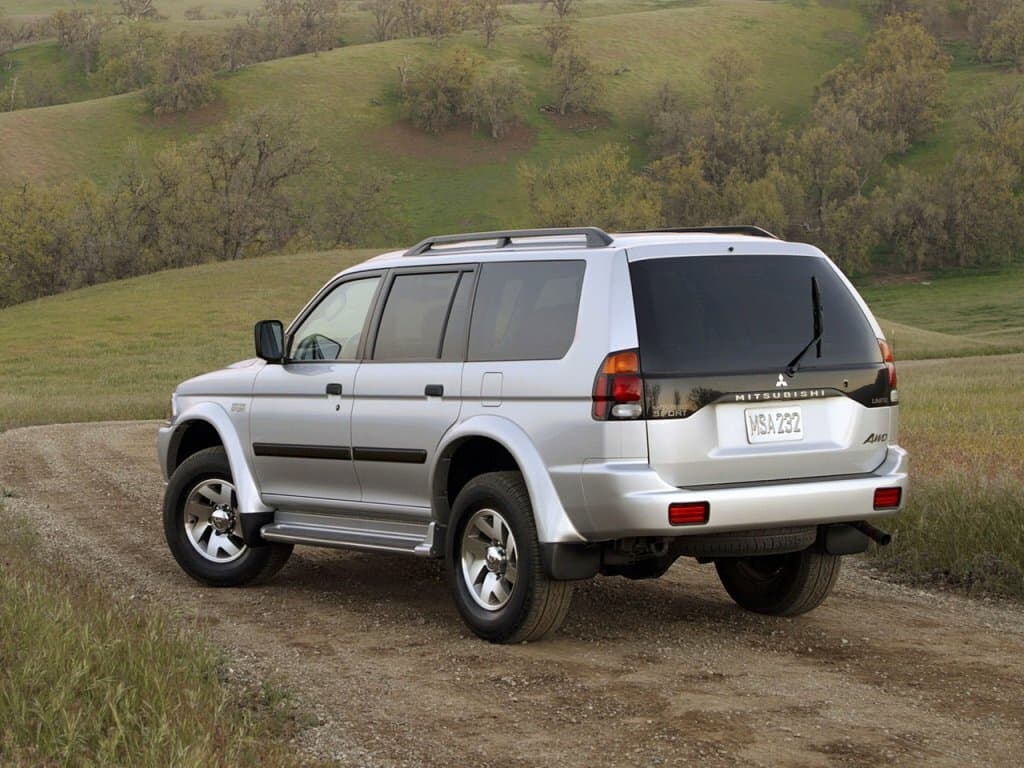 Mitsubishi Montero Sport I — 3/4 arxadan