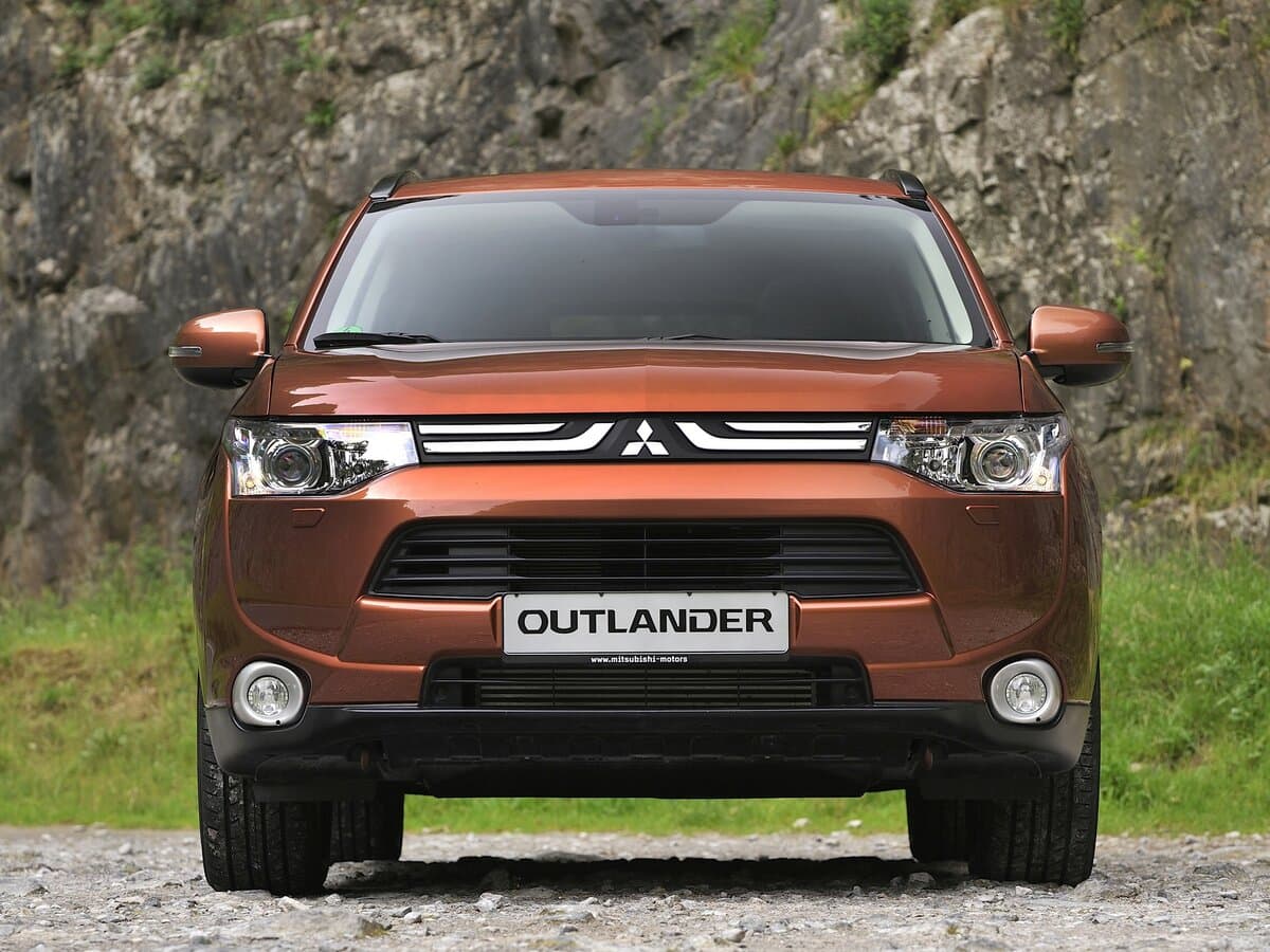 Mitsubishi Outlander III — Öndən