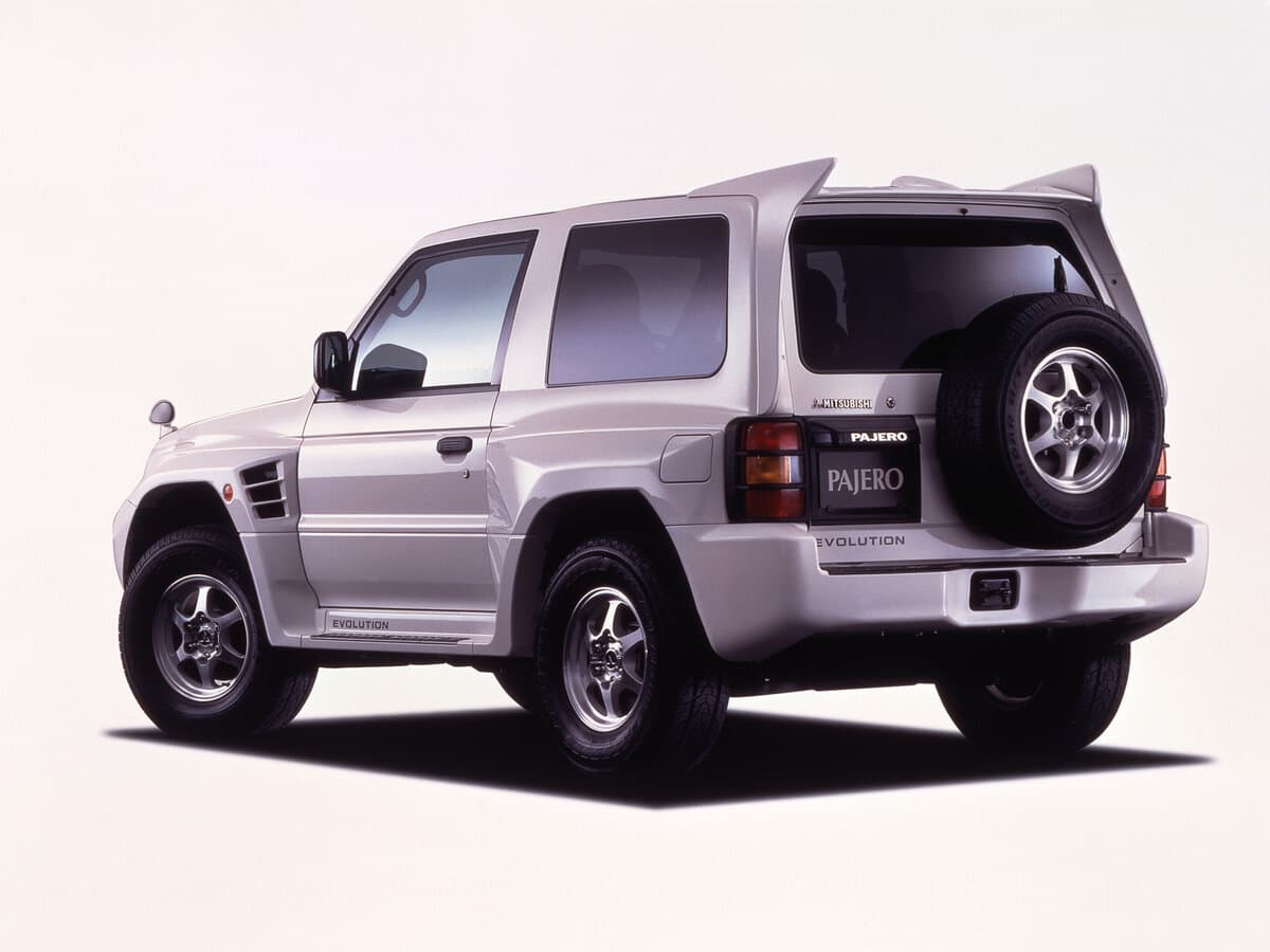 Mitsubishi Pajero II Restayling — 3/4 arxadan