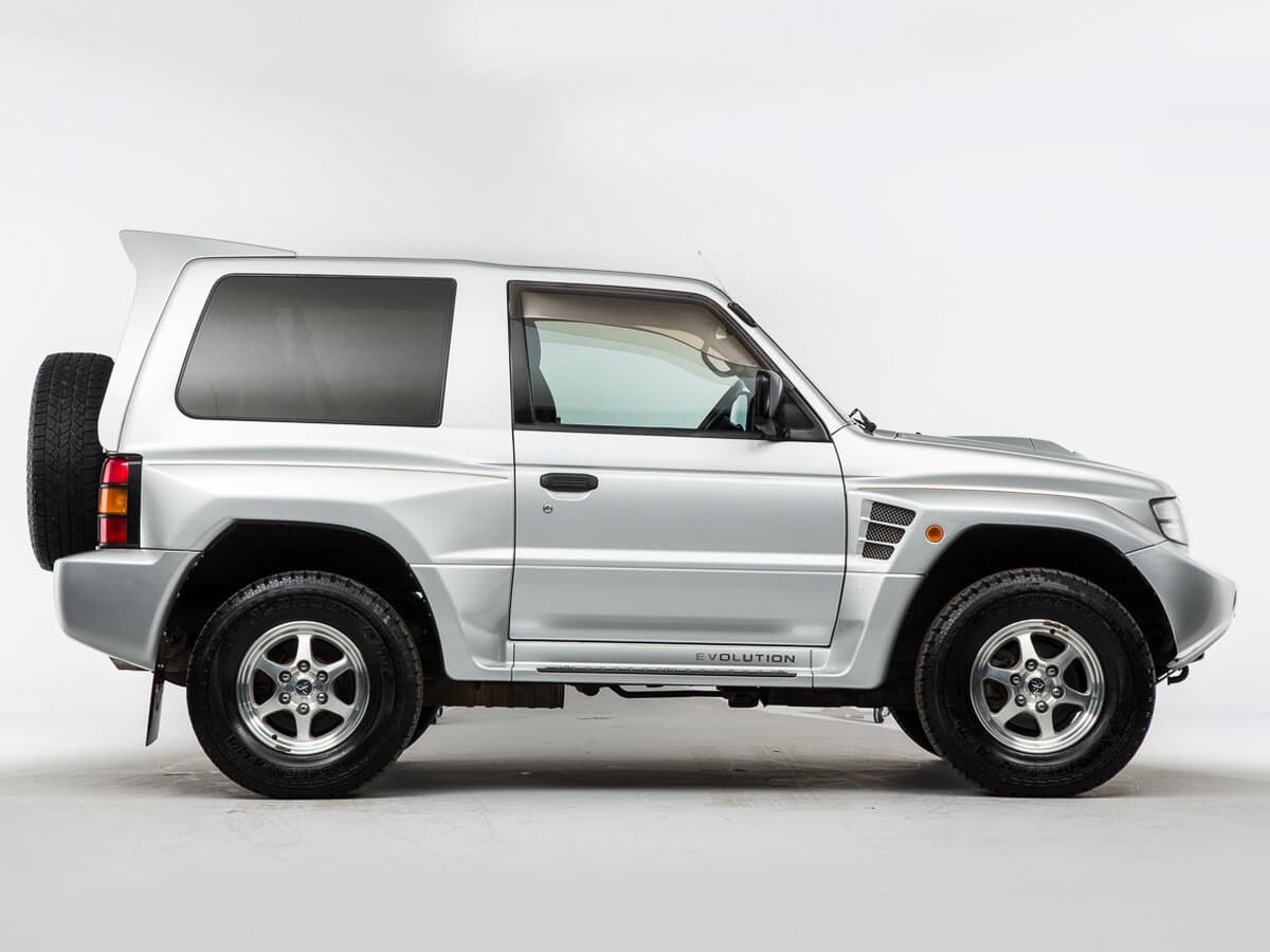 Mitsubishi Pajero II Restayling — Yandan