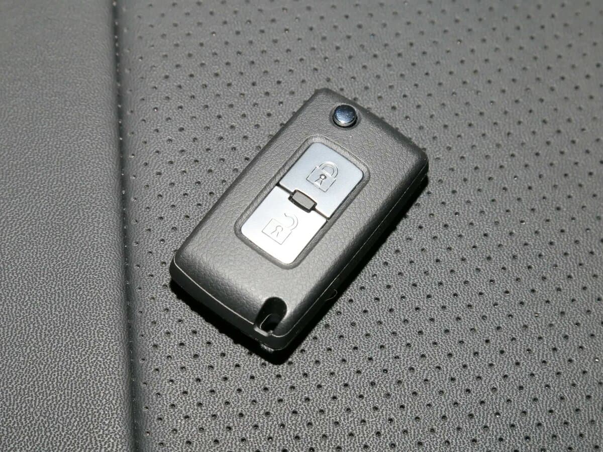 Mitsubishi Pajero IV Restayling 2 — Salon, arxadan