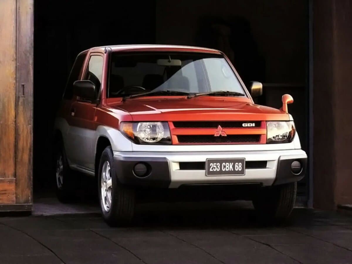 Mitsubishi Pajero iO 1998 – 2007 — Öndən