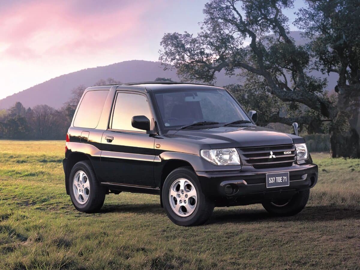 Mitsubishi Pajero iO 1998 – 2007 — Əsas şəkil