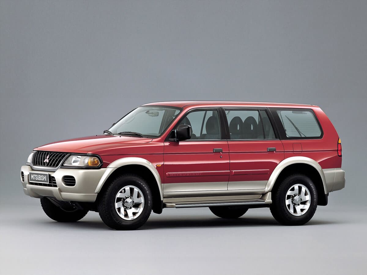 Mitsubishi Pajero Sport I — Yandan