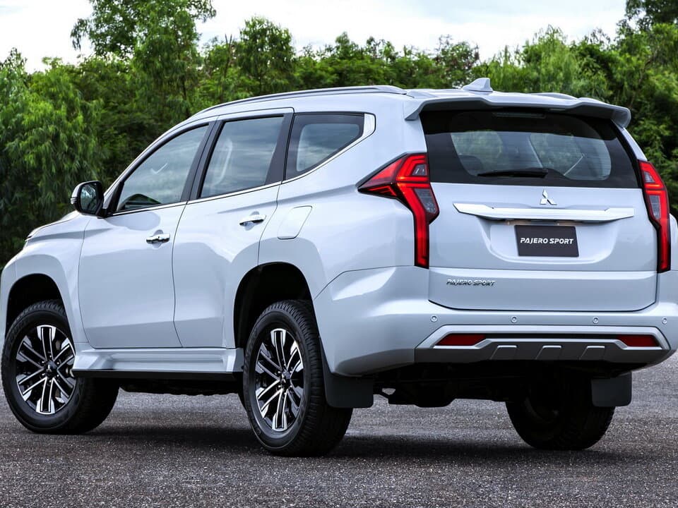 Mitsubishi Pajero Sport III Restayling — 3/4 arxadan