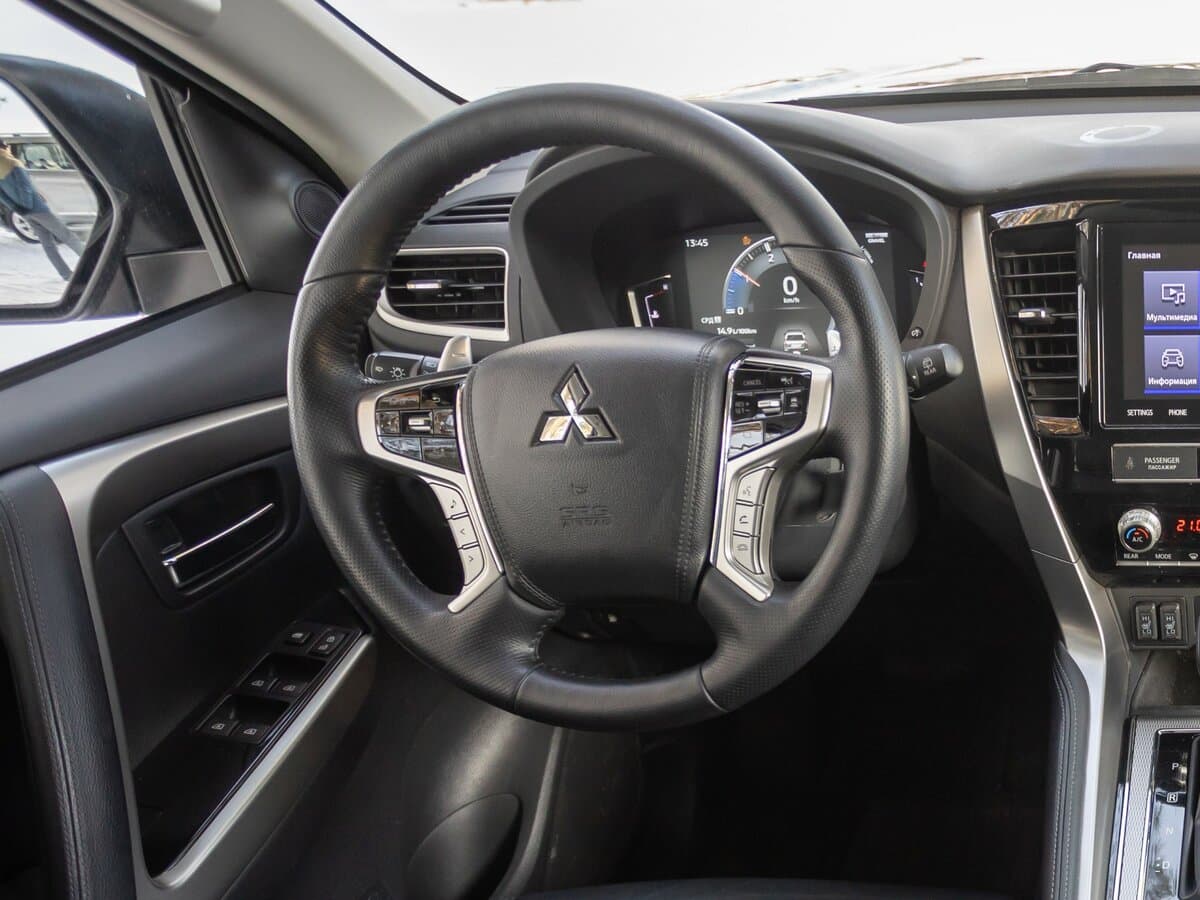 Mitsubishi Pajero Sport III Restayling — Sükan