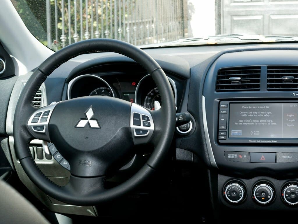 Mitsubishi RVR III — Sükan