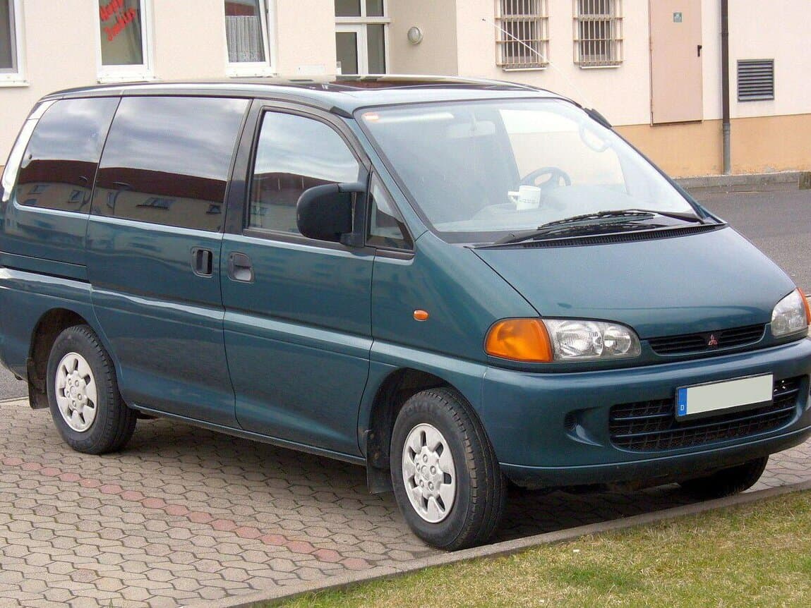 Mitsubishi Space Gear I — Öndən
