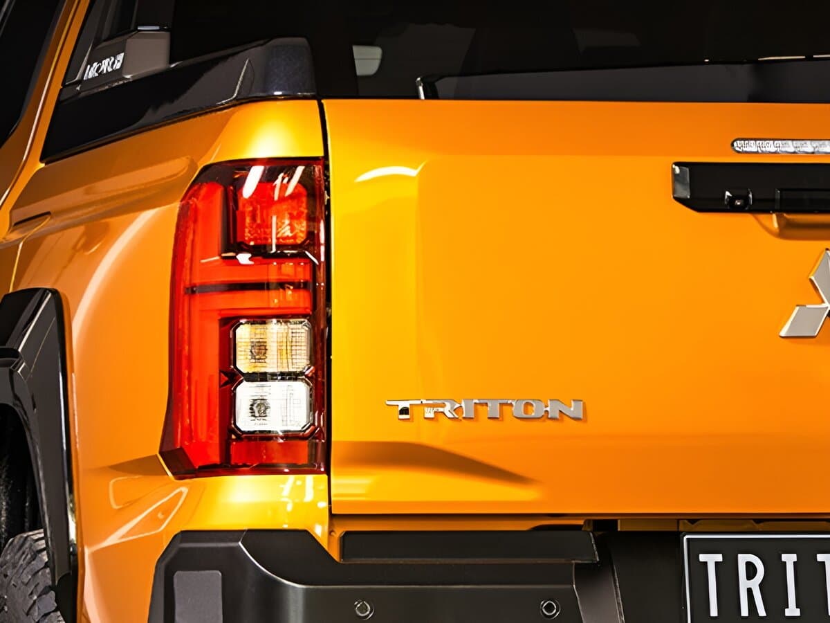 Mitsubishi Triton VI — Detal