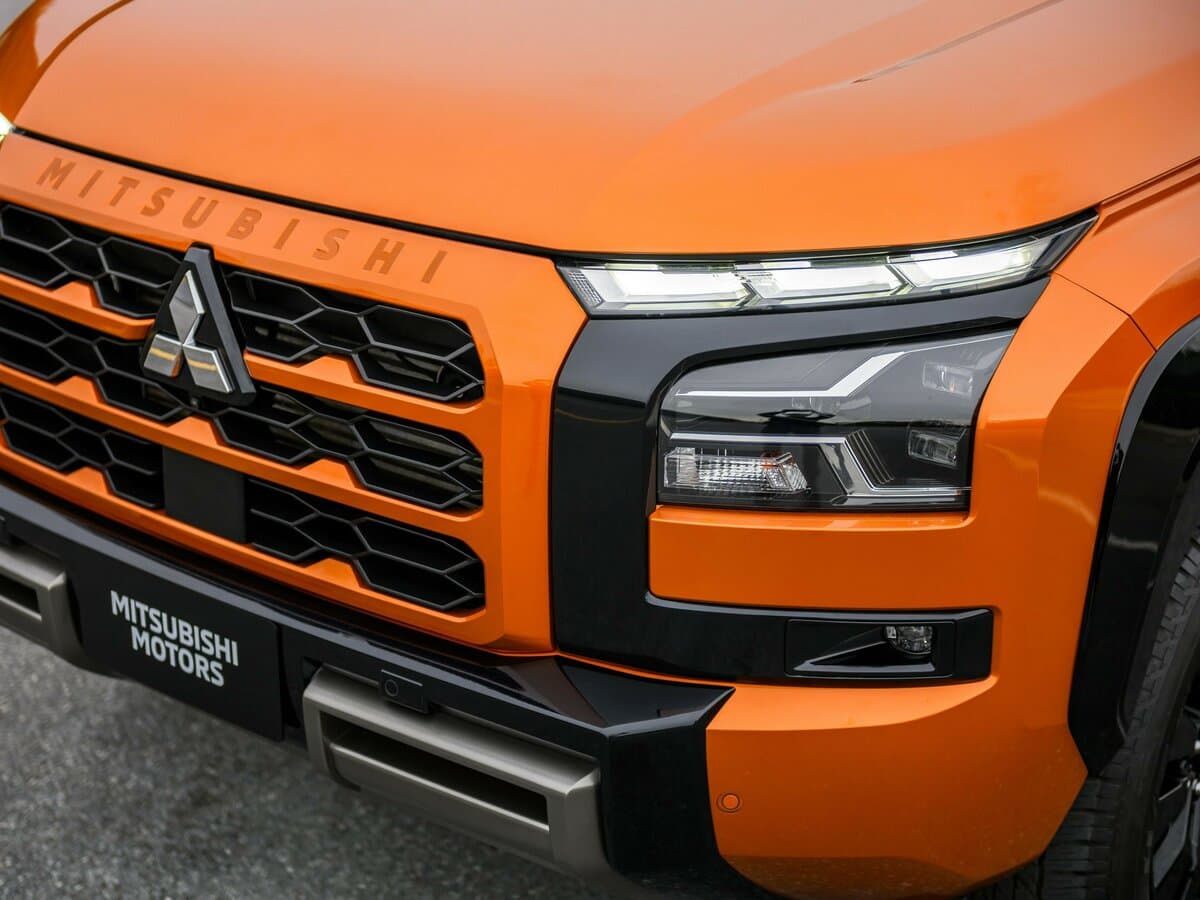 Mitsubishi Triton VI — Fara