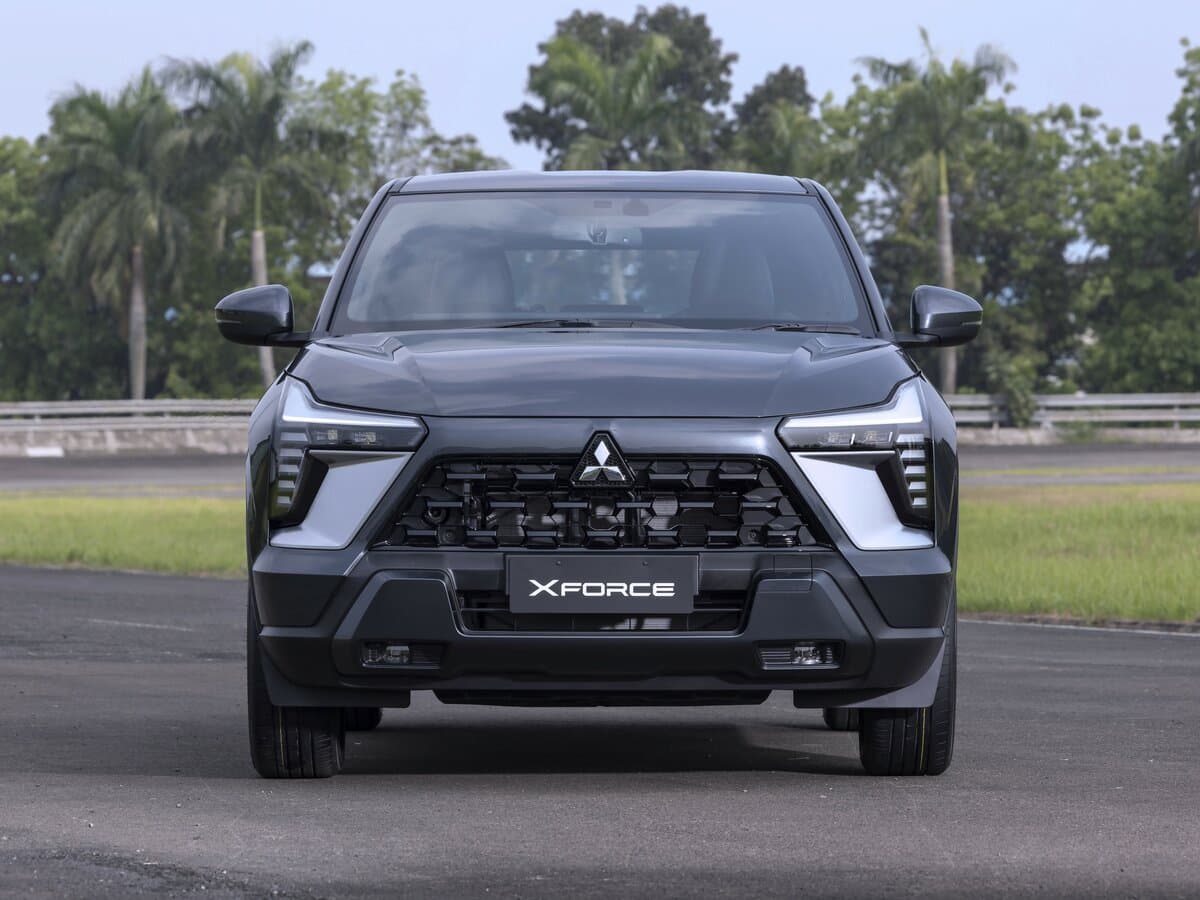 Mitsubishi Xforce 2023 – indiyədək — Öndən