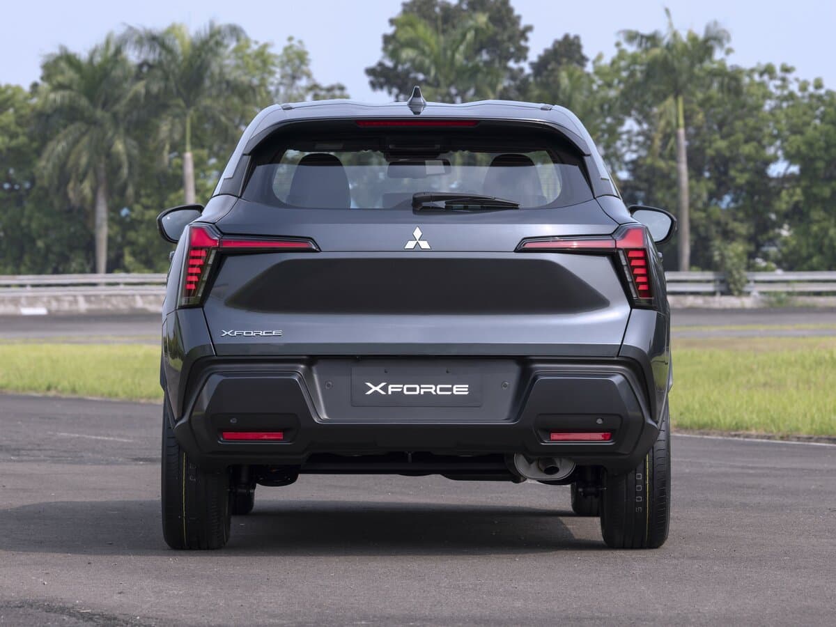 Mitsubishi Xforce 2023 – indiyədək — Arxadan