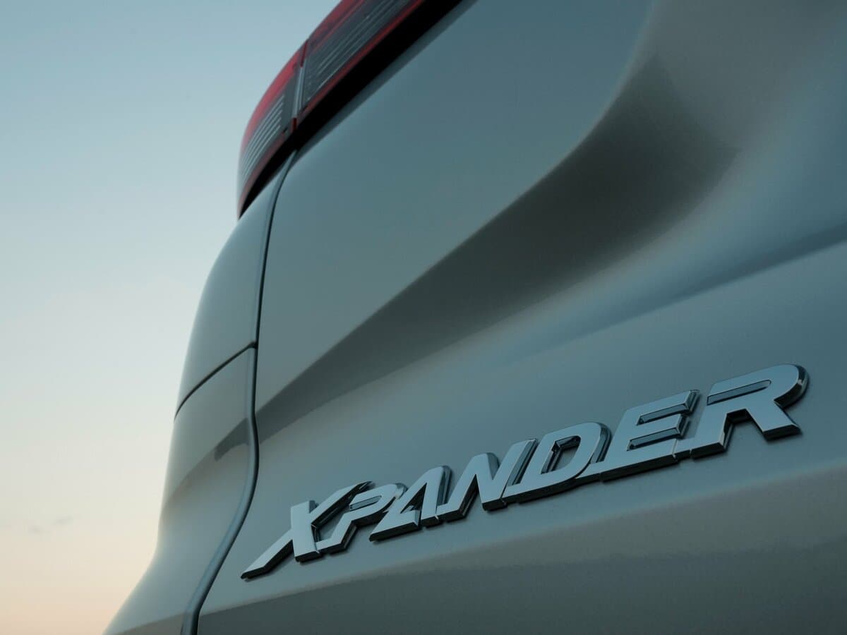 Mitsubishi Xpander I — Salon, arxadan