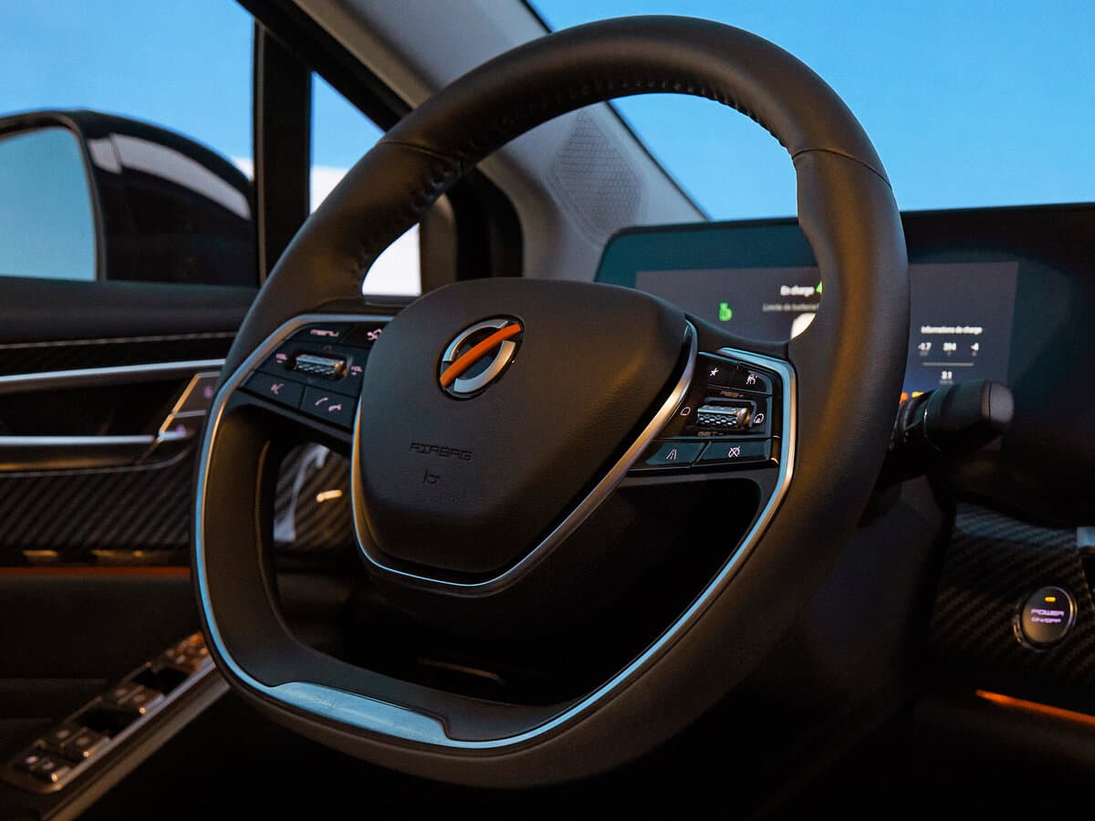 Mobilize Limo 2022 – 2023 — Sükan