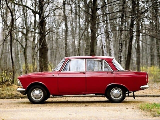 Moskviç 408 1964 – 1975 — Yandan