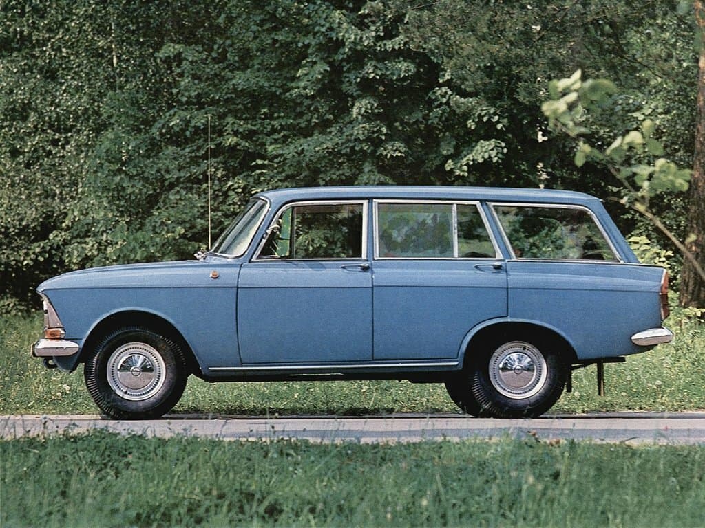 Moskviç 426 1967 – 1976 — Yandan