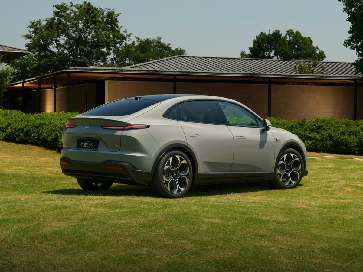 Nio Onvo L60 I Restayling — 3/4 arxadan