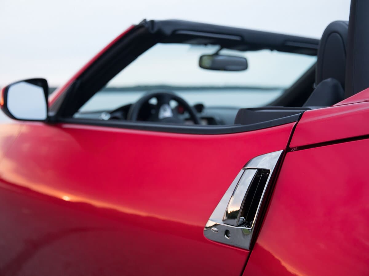 Nissan 370Z I Restayling — Salon, arxadan