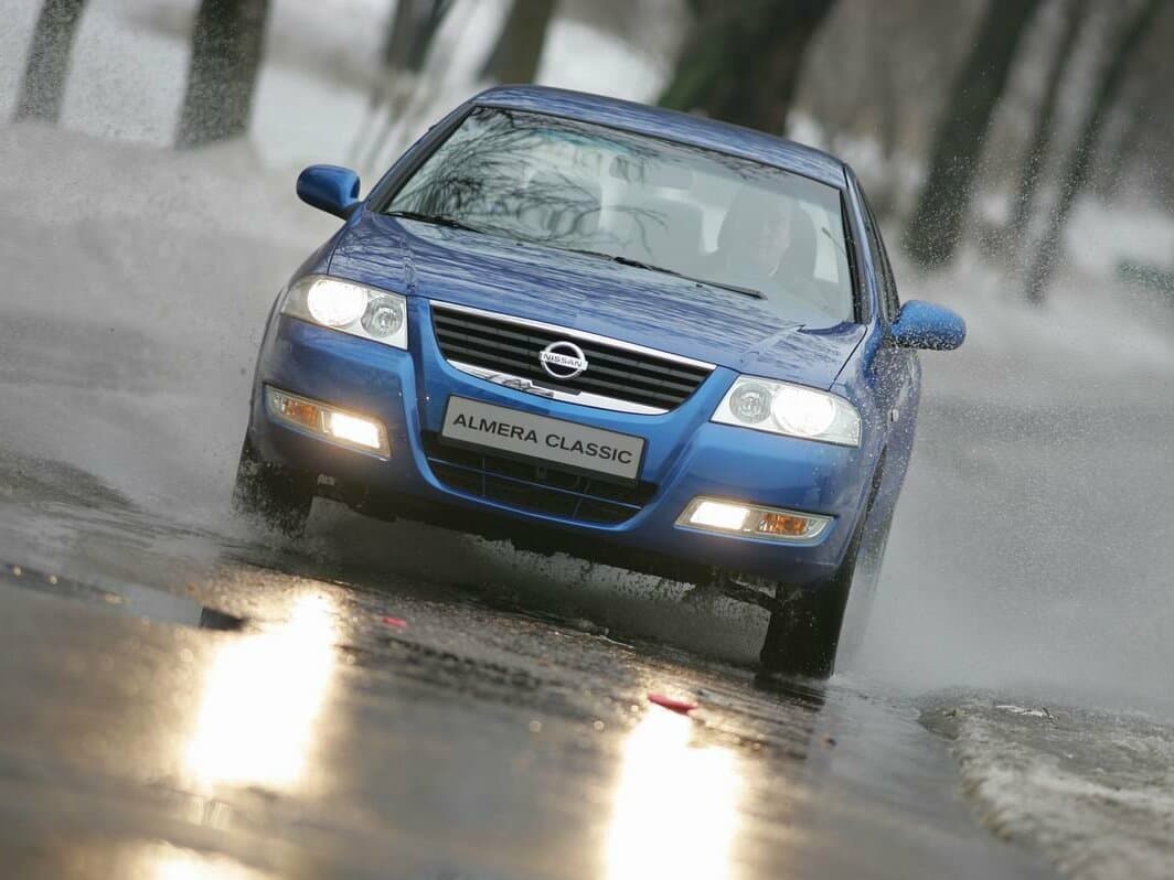 Nissan Almera Classic I — Öndən