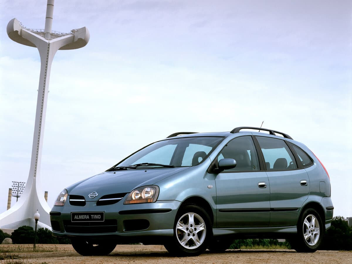 Nissan Almera Tino I — Yandan