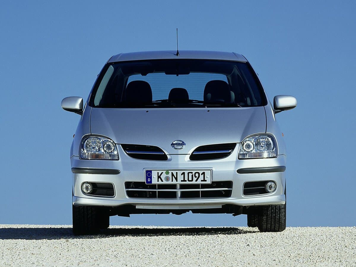 Nissan Almera Tino I Restayling — Öndən