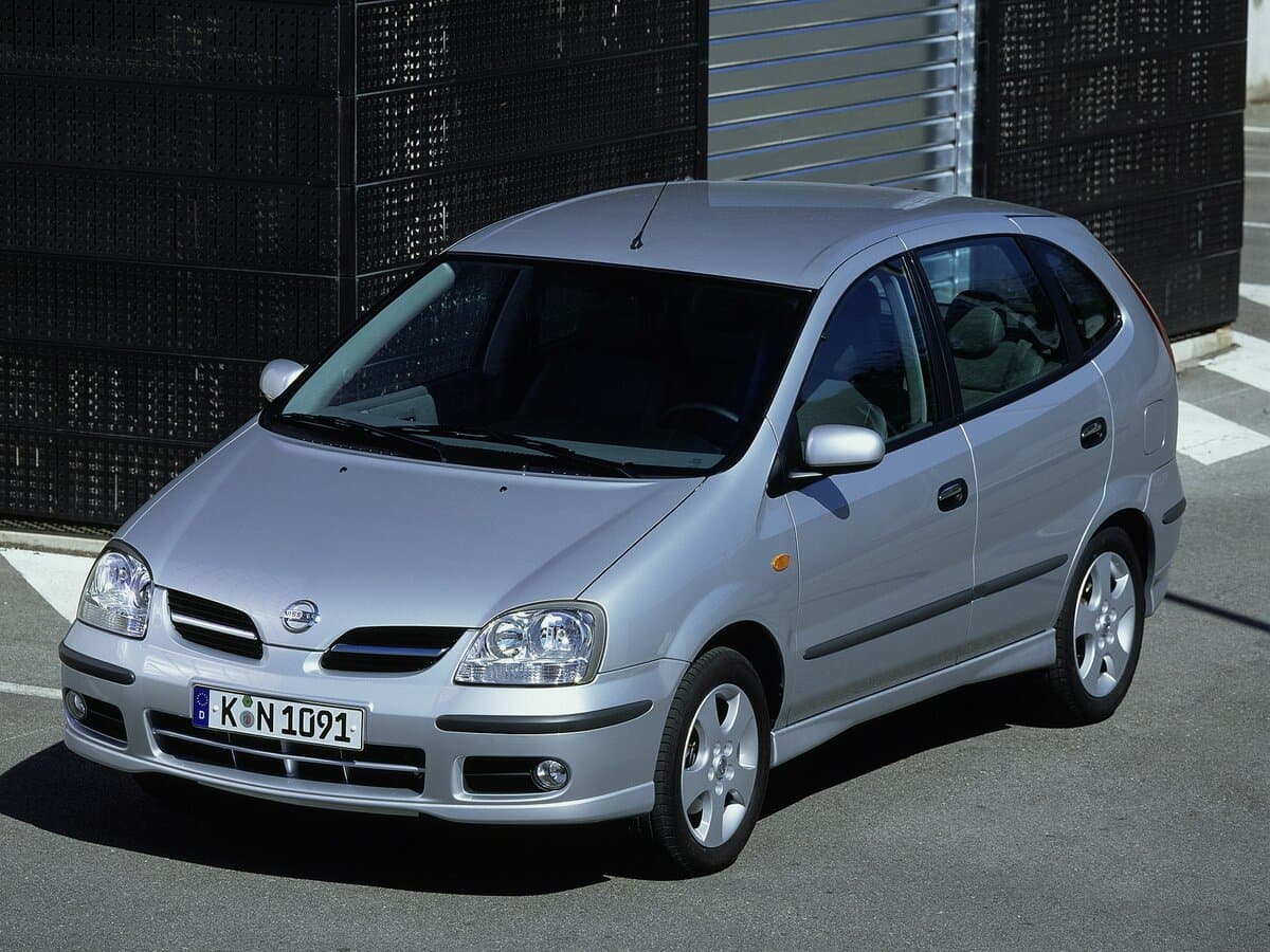 Nissan Almera Tino I Restayling — Əsas şəkil
